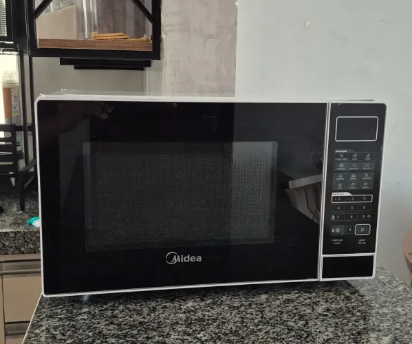 Microondas Midea - 20 Litros
