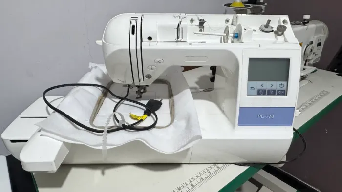 Máquina de Bordar Brother PÉ 770