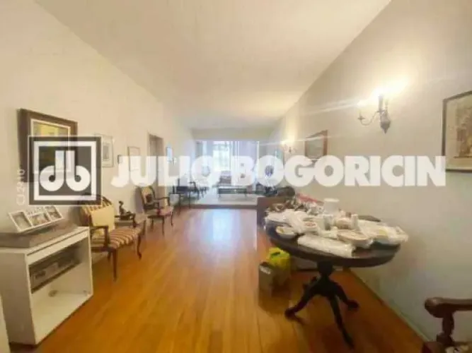 Apartamento : / Residencial / Copacabana
