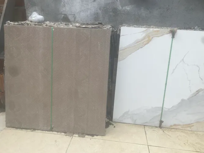 Vendo porcelanato$ 3.200 50 metros