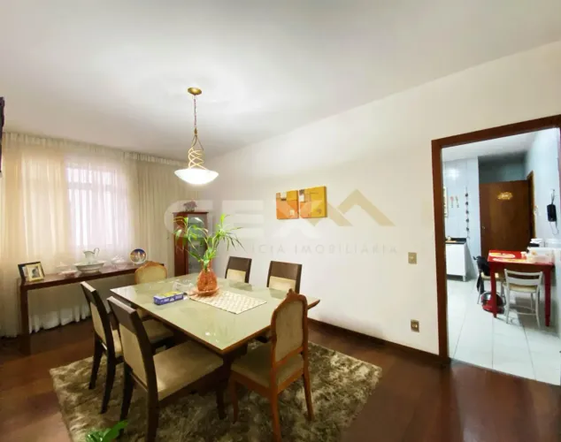 Apartamento à Venda com 04 Quartos no Centro de Divinópolis MG.