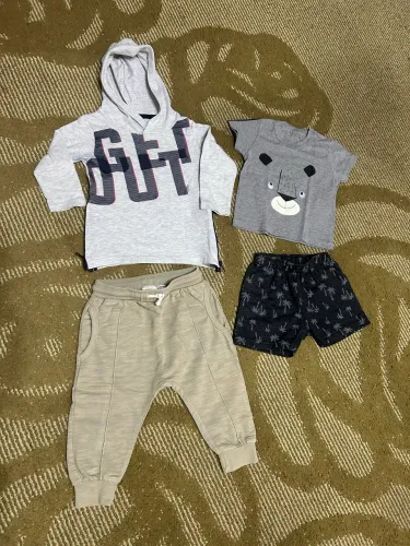 Kit infantil tamanho 1 ano ( a calça é Zara )