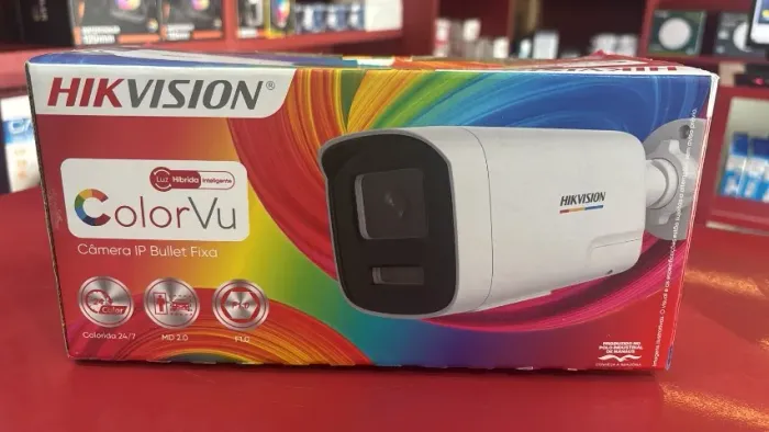 Câmera de segurança IP Hikvision, modelo DS-2CD1T47G2H-LIUF/SRB