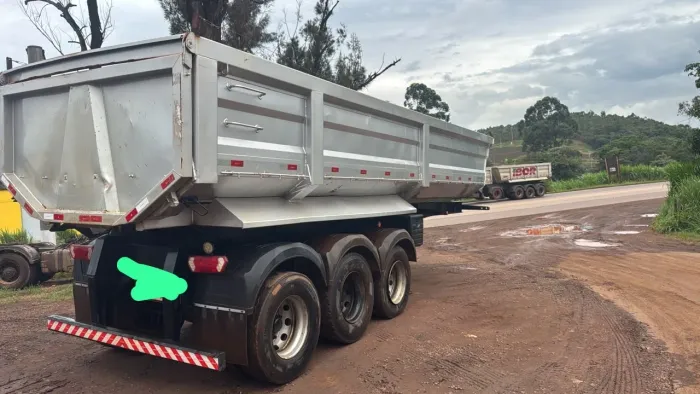 Carreta Randon 25 metros cúbicos