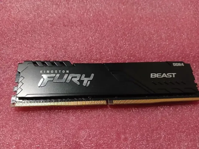 Memoria 16gb dd4 2666 CL16 Fury Beast troco