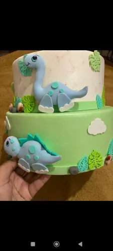 Bolo Fake Tema Dinossauro usado só 1x