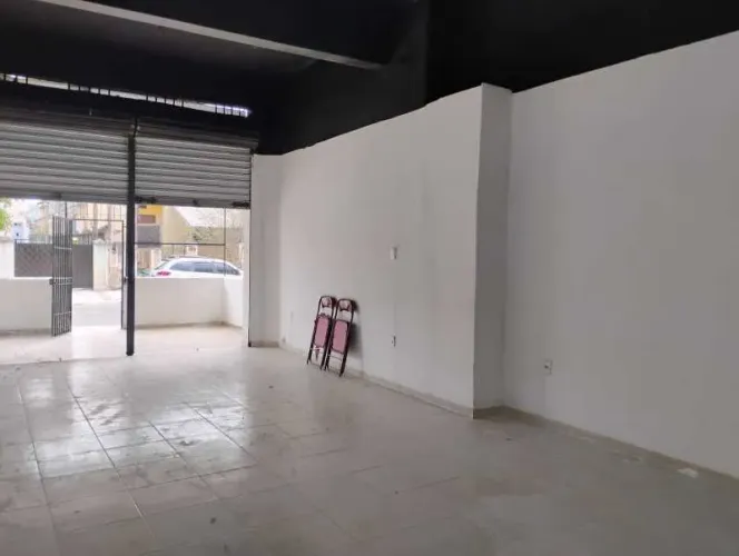 Loja - / Comercial / Olaria