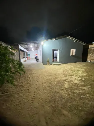 Vende-se um está casa