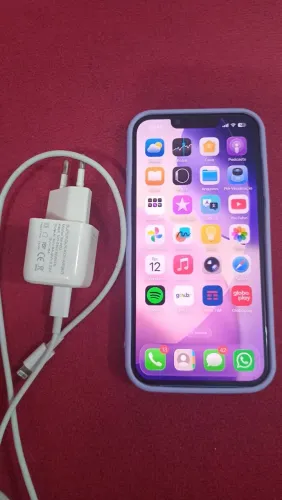 Iphone 13 tudo perfeito com carregador