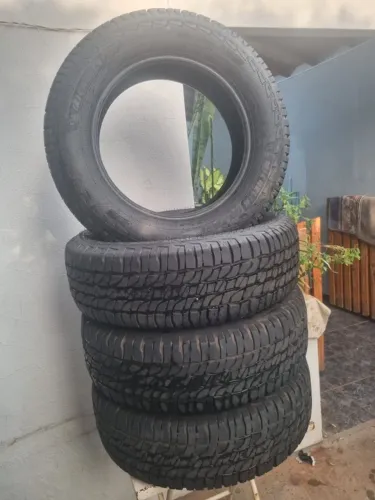 Pneu Michelin Aro 17 LTX Force 225/65R17