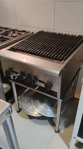 Vendo Charbroiler usada