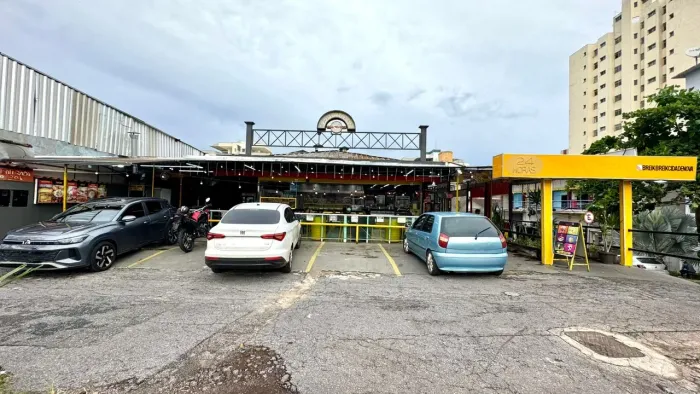 LOTE DE ESQUINA À VENDA NA AVENIDA CRISTIANO MACHADO BAIRRO SAGRADA FAMÍLIA.