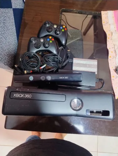 Xbox 360 kit completo com hd externo cds milhares de jogos