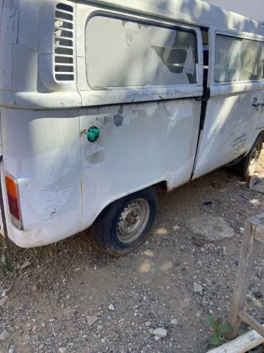 Vendo peças para kombi 2006.