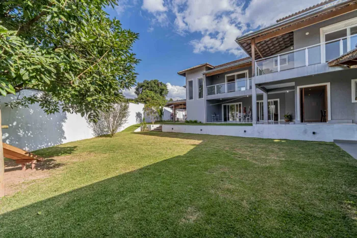 Casa para venda em Gramado com 3 quartos, sendo 3 suítes, 511m²