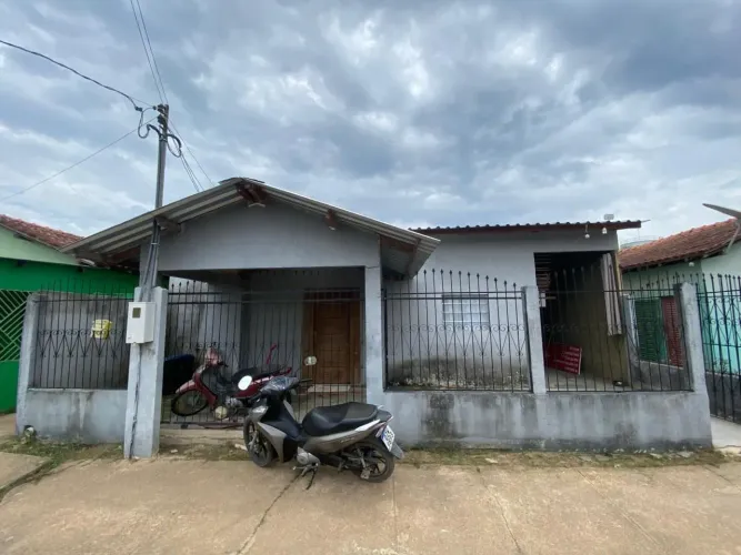 Vende-se casa em Manicoré 