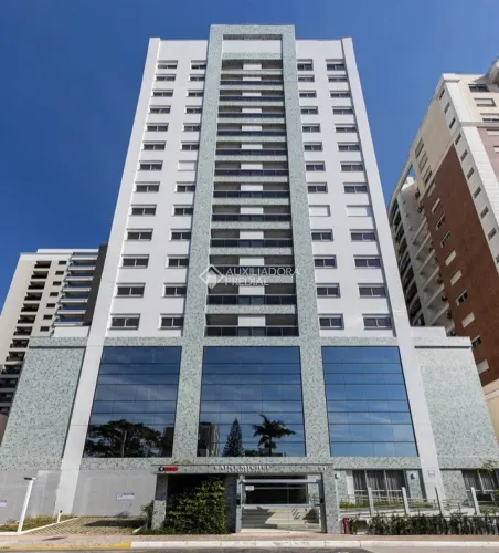 Apartamento com 2 suítes e 2 vagas livres no Kobrasol