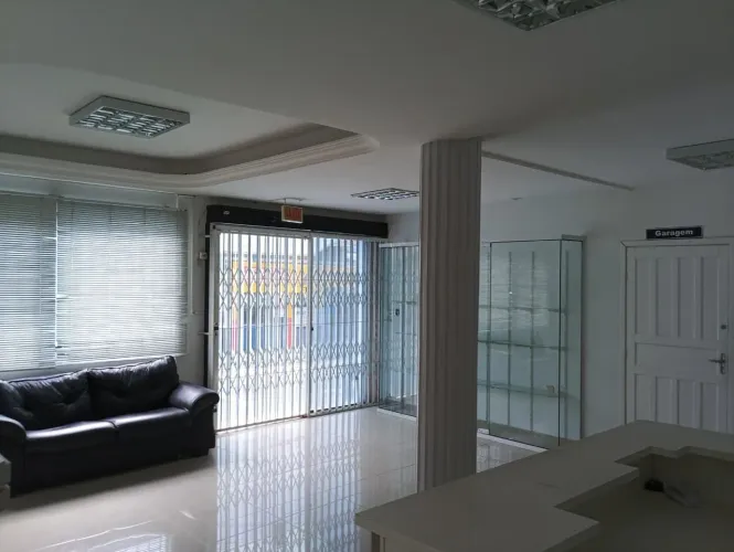 Casa comercial no Jardim Atlântico Florianópolis