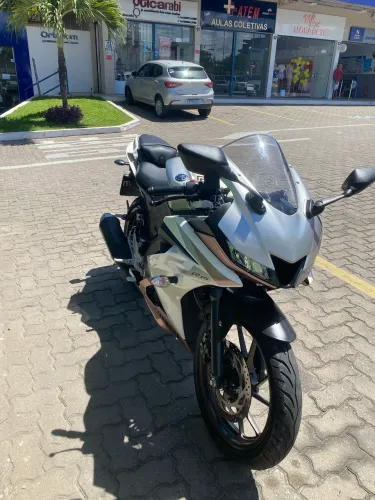 YAMAHA R15 2026 -BRANCA | ÚNICA DONA