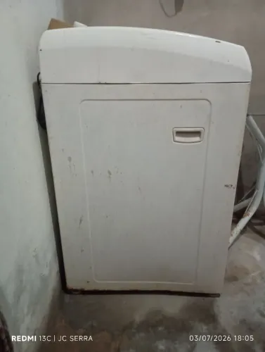 Máquina de lavar e centrifugar 