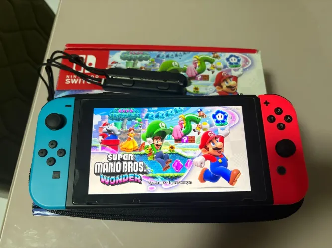Nintendo switch V2 2 meses de uso com Nf