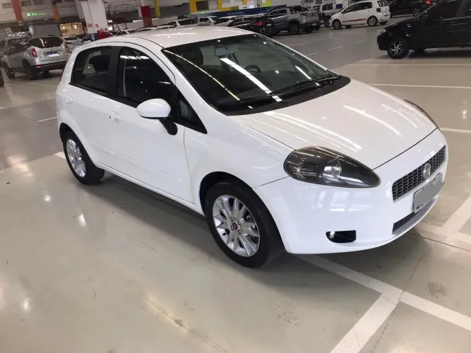 Fiat Punto Attractive 1.4 Fire Flex 8V 5P 2012