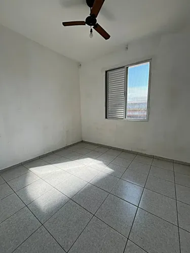Imóvel para venda possui 24 metros quadrados com 1 quarto em Ocian - Praia Grande - SP