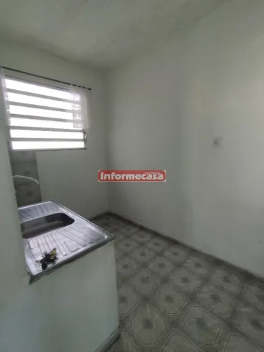 CASA LINEAR COM GARAGEM , CENTRO DE QUEIMADOS, AO LADO DA CAMARA DE VEREADORES, COM 1 DORM