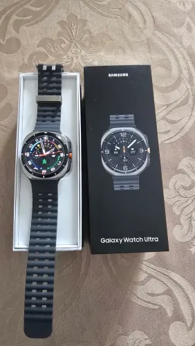 Galaxy watch ultra "novo" pouquíssimo usado com película e pulseira social sobressalente.