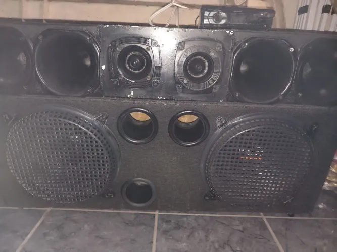 Vendo sonzeira automotivo com fonte pra ligar em casa
