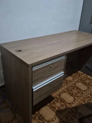 MESA DE ESCRITÓRIO OU PC
