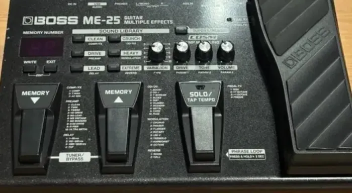 Pedaleira boss me25