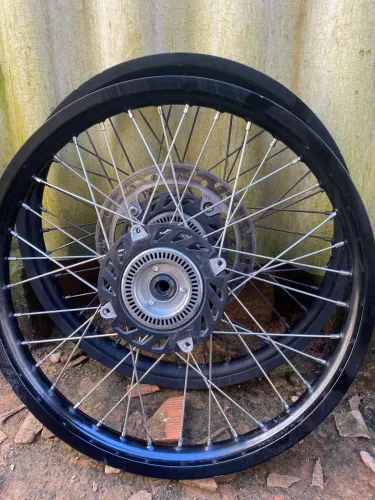 Pra de roda da sahara moto vendendo barato