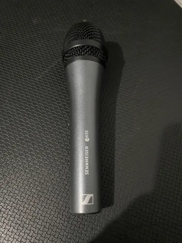 Microfone Sennheiser e-835 usado
