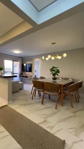 APARTAMENTO À VENDA - BOMBINHAS/SC  150 METROS DA PRAIA
