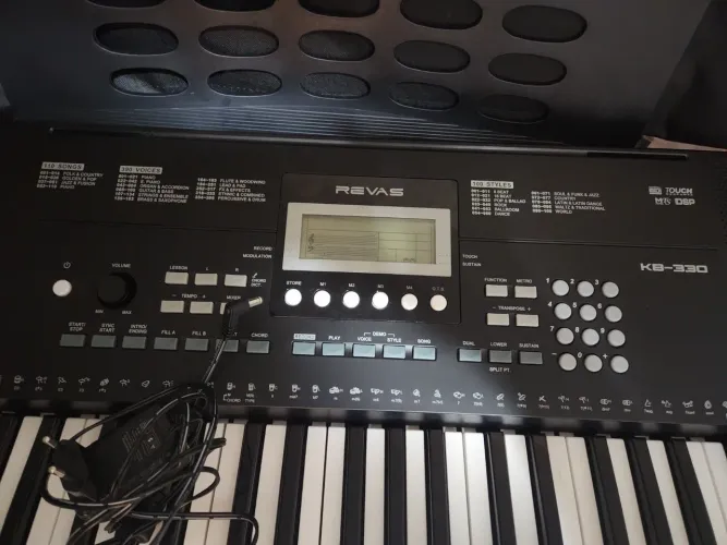 Teclado Rivas KB 330 novo.