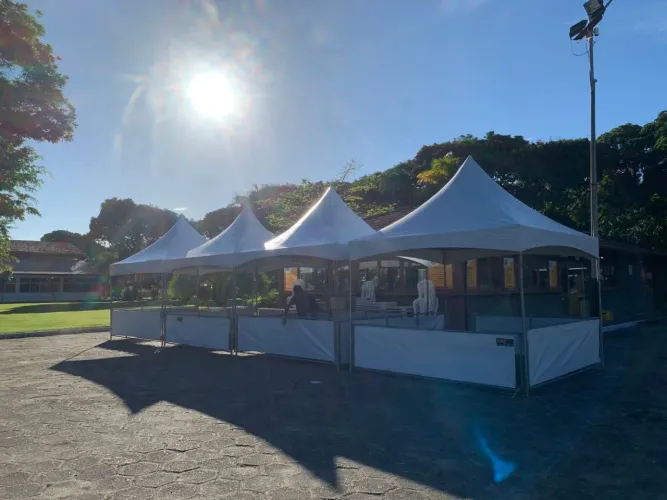 Tenda 3x3m com fechamentos lateral $2.500