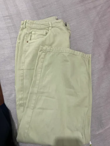 Calça verde pastel
