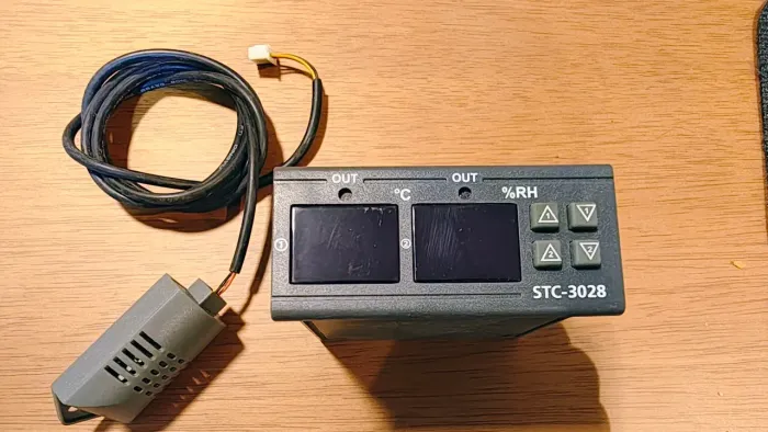 Controlador temperatura e umidade camara fria embutidos