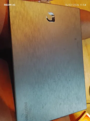 Notebook com entrada queimado 