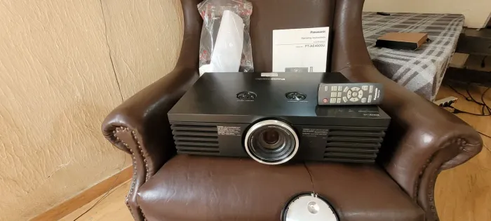 Projetor panasonic pt ae4000u