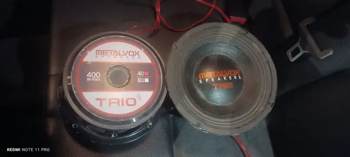 2 médio metalvox 400 rms 