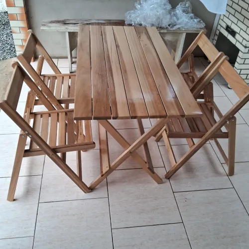 Mesas dobraveis com pintura 