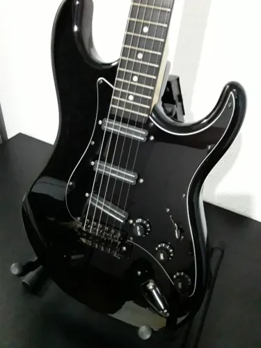 Guitarra Tagima TG500 blindada captação FLEOR alnico 5