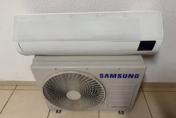 Ar condicionado INVERTER 18 mil Btus - 220V