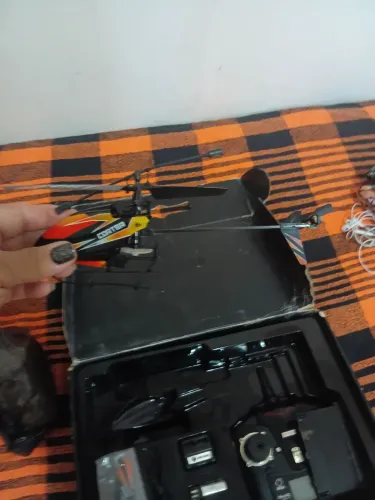 Brinquedo funciona a pilha 