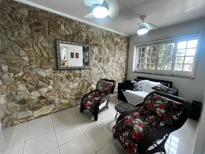 Casa com 6 quartos à venda em Centro - SP