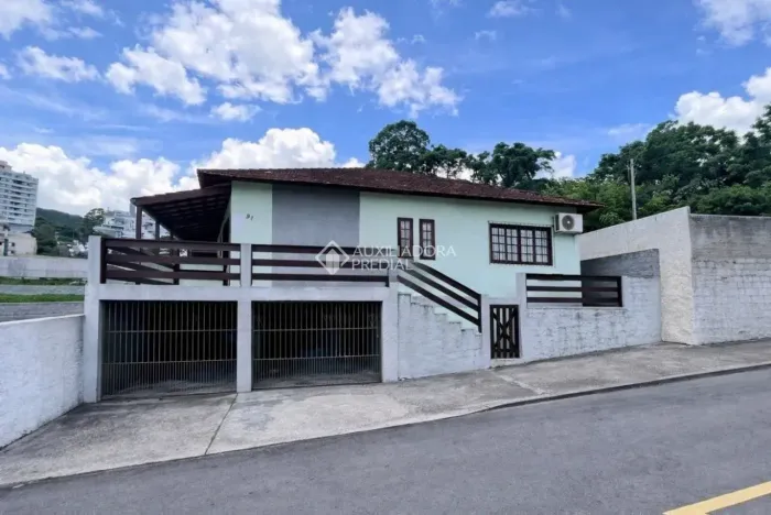 Imóvel para venda com 338 metros quadrados com 2 quartos em Itacorubi - Florianópolis - SC