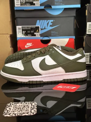 Sneaker Nike Dunk Low Medium Olive - tamanho 34BR, original (819)