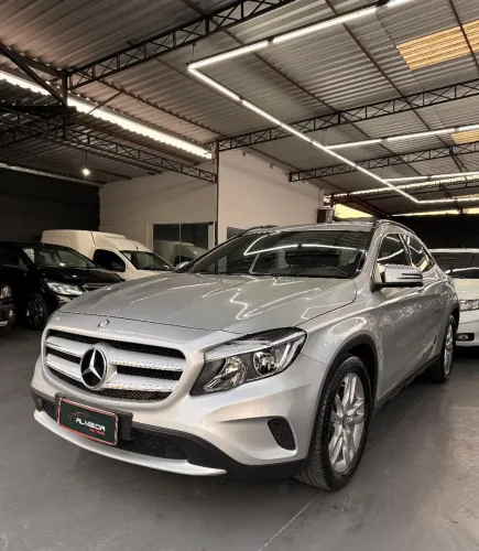 Mercedes-Benz GLA 200 Adv. 1.6/1.6 TB 16V Flex Aut. 2015